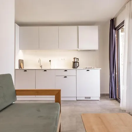 Daphnis 3* Гёльтюрбюку