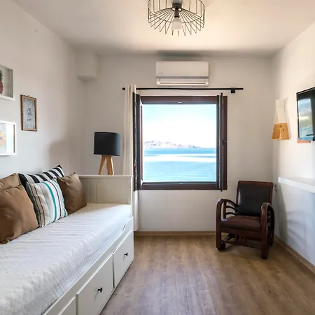 Отель Daphnis 3*