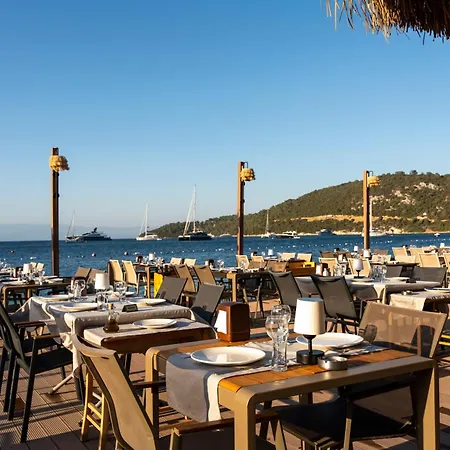 Hotel Daphnis 3*