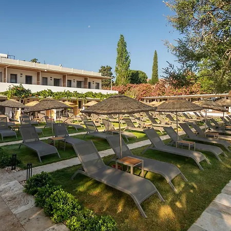 Daphnis Hotel Golturkbuku