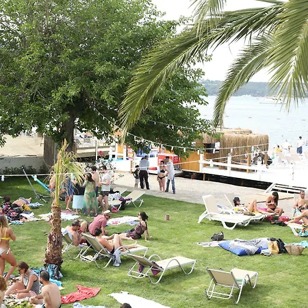 Daphnis Отель 3*